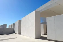 Beton architektoniczny we wnętrzu: jak go stosować